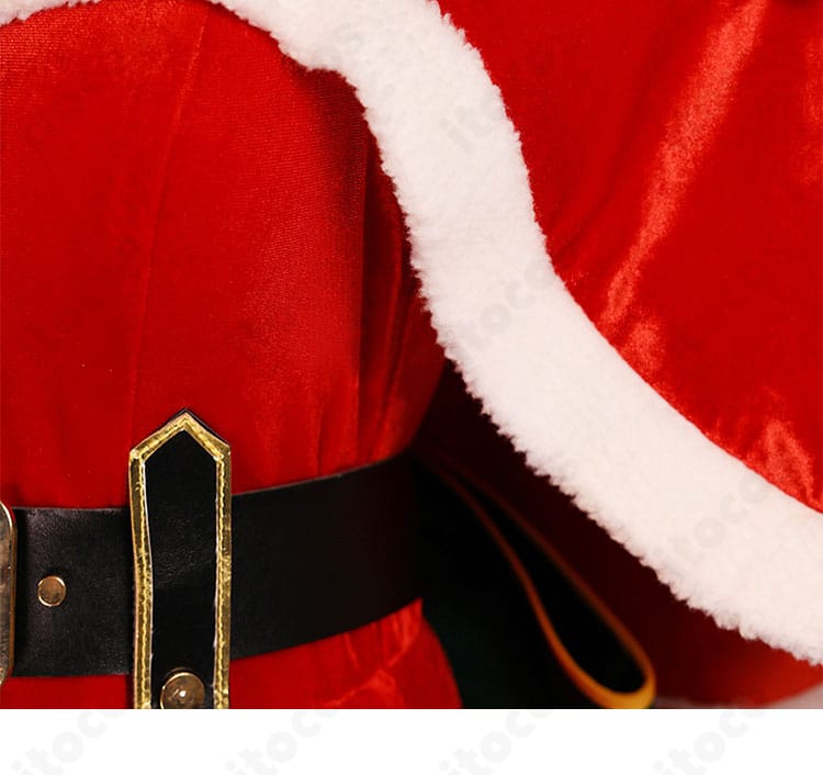 エミリア クリスマス記念コスプレ衣装の白いファー付きケープ装飾ディテール。ふんわりした質感と縫製の確認。