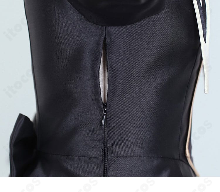 サイドウエストのファスナー近接。補助ファスナーでフィット感を調整可能