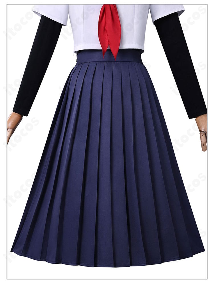 スカートの装飾とドレープ感。撮影時に映える立体感と陰影を示すディテール。