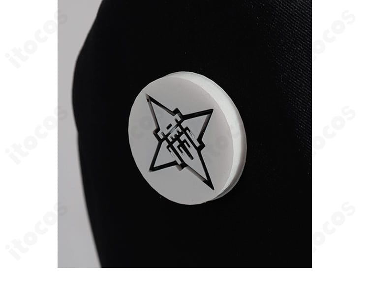 澄野拓海 コスプレ 肩飾りパーツの拡大。重厚感あるパーツの質感表現。