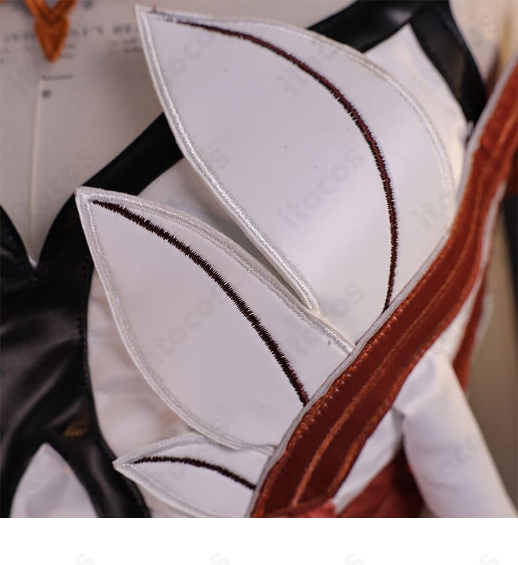 胸元の装飾パーツと紋様のディテールアップ