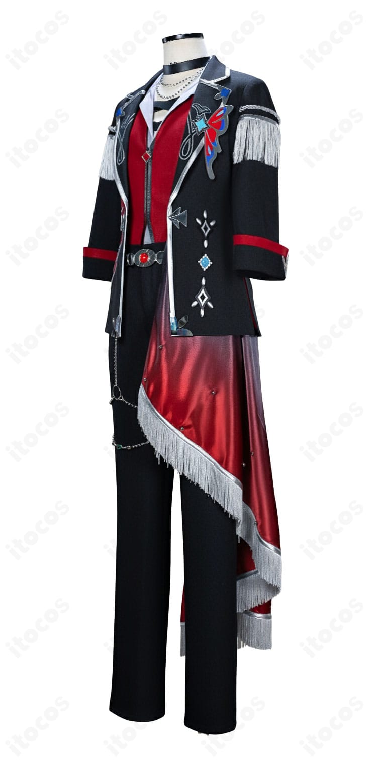 荒地の翅コスプレ衣装の側面。コートのシルエットと袖装飾のラインが分かる画像