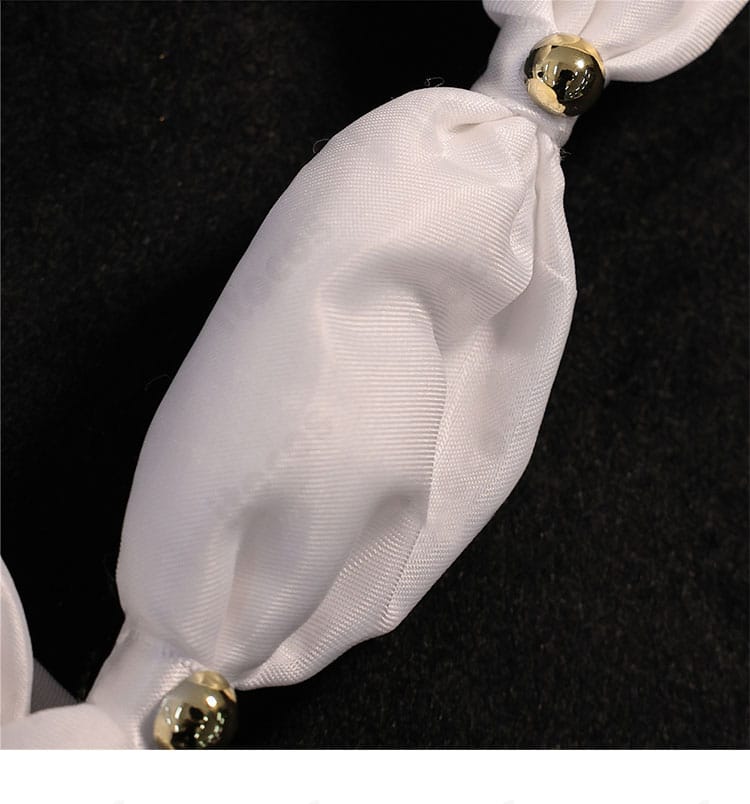 付属アクセサリーのディテール。手首飾り・髪飾り・太もも飾りの素材感と留め具構造を確認できる。