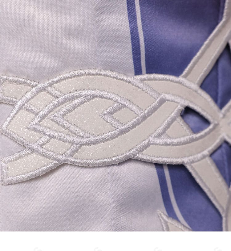 ウエストアクセサリーの金具と飾り紐の詳細