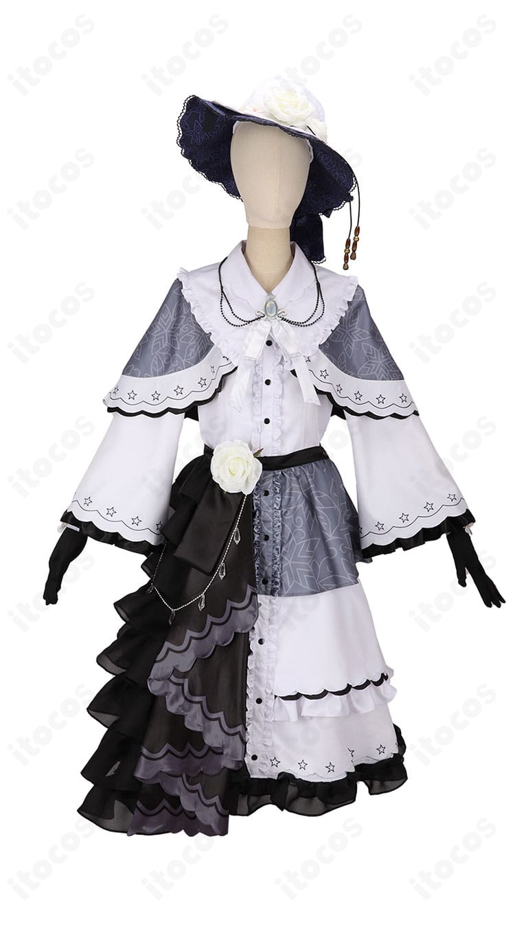 月代ユキ コスプレ衣装の正面全体。落ち着いたダークトーンときれいなシルエットを強調。