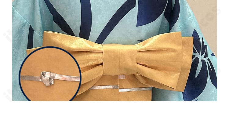 恋雪 コスプレ衣装 背面の蝶結び飾りディテール