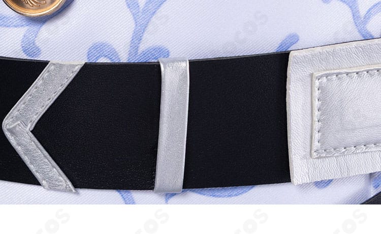 腰ベルト装飾のディテールと質感