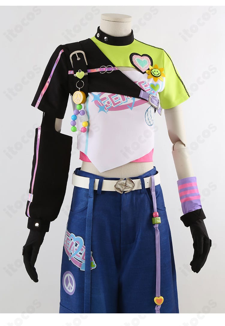 衣襟の装飾ディテール（配色パイピングとステッチの仕上げ）