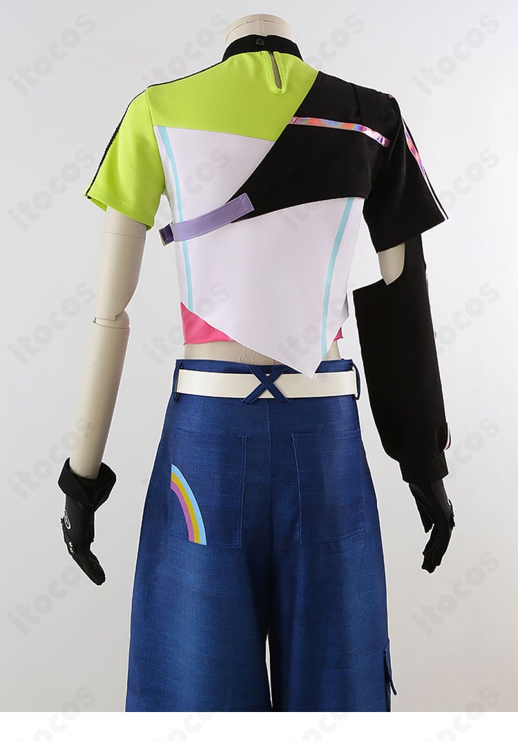 背面装飾ディテール（背中ヨークと飾りテープの配置）