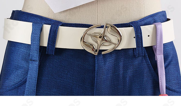 ウエストベルト装飾のディテール（バックル・ループの質感）