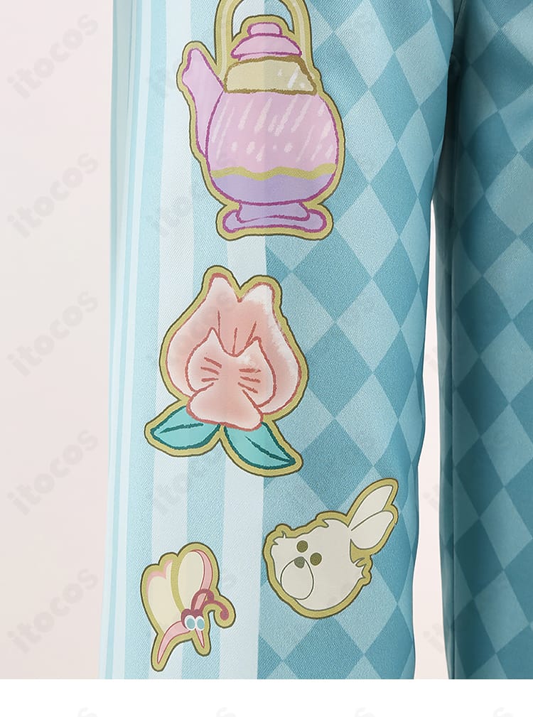 パンツ脚部の装飾と柄のクローズアップ