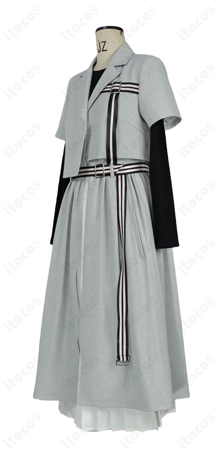 千早愛音『端程山』衣装の側面。コートとスカートの重なり、サイドラインの落ち感が分かるディテール