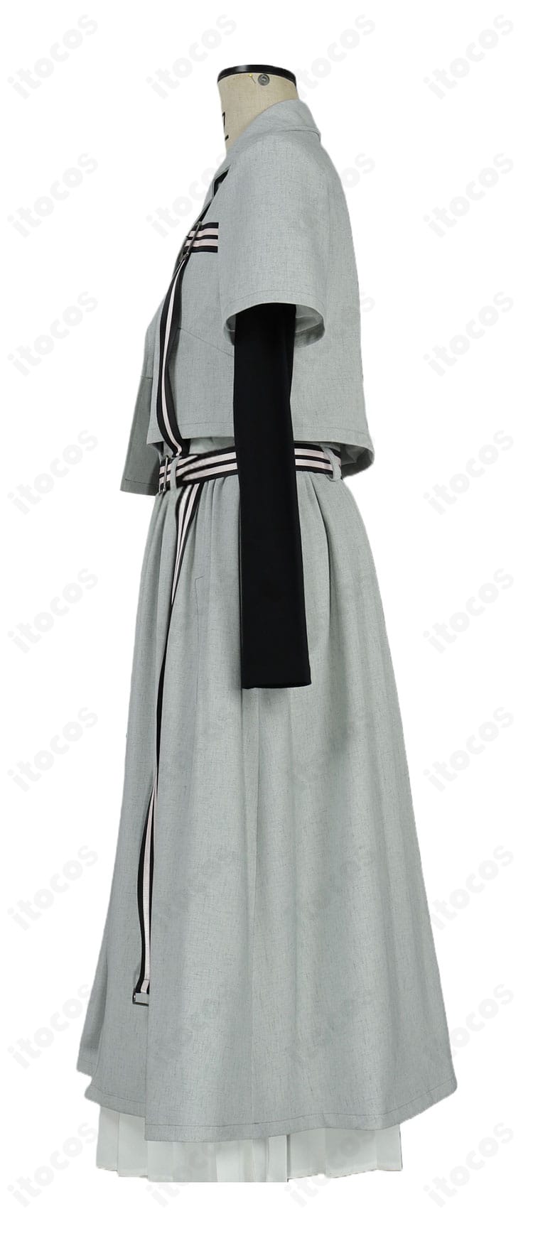 千早愛音『端程山』衣装の左側ディテール。装飾位置やステッチの整いを示す近接ショット