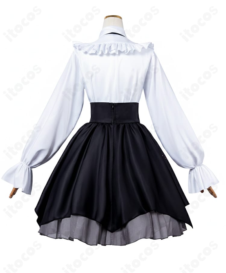 ヴラディレーナ・ミリーゼ コスプレ背面画像。シャツのヨーク切替と背面のフィット、スカート丈を確認。