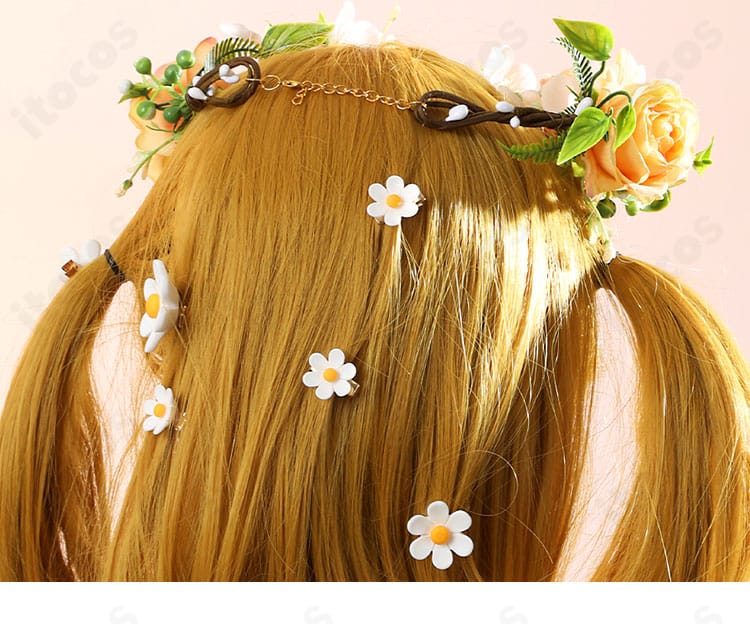 ヘッドドレス背面の留め具ディテール。ピンとクリップの併用で安定する仕様