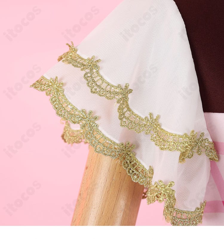 袖口のラインとカフス装飾、縫製のアップ