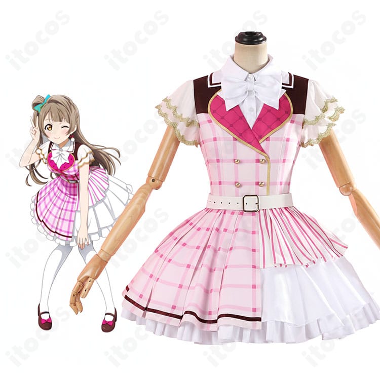 ラブライブ！μ's 共通 記念衣装を着用したモデルの全身コーデと衣装バランス