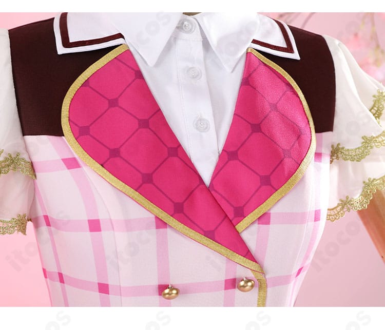 襟元とスカーフ結びの形、襟ラインの仕立て