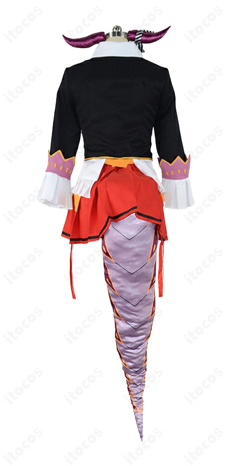 桐生ココ 四代目会長衣装の背面ディテール。尻尾の取り付け位置とコートのラインが分かる画像。