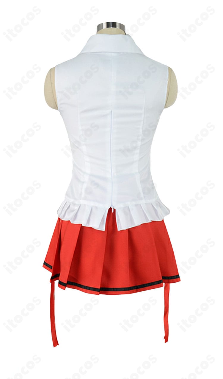 上衣とスカートの背面細部。装飾パーツの固定感や生地切り替えを確認できるディテール画像。