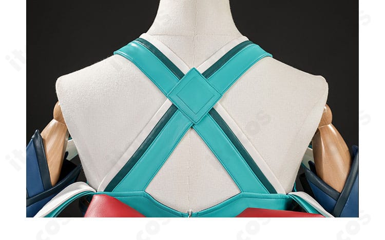 ショルダーストラップの取り付け部ディテール。補強縫製と角度調整