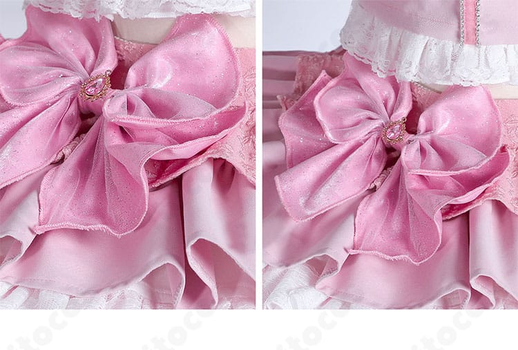 背面の大きなリボン装飾のクローズアップ（立体感と形状）