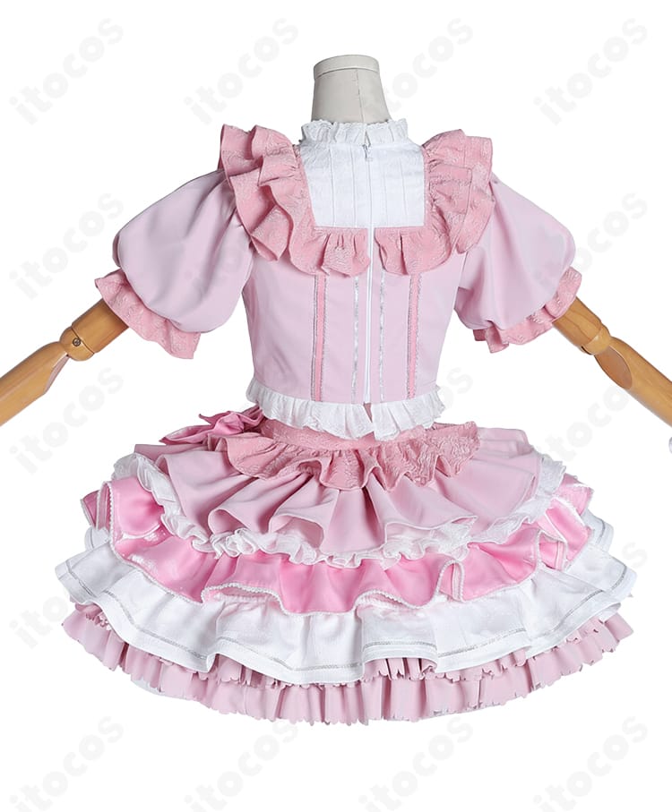 鹿目まどか コスプレ衣装の背面全体カット（背中の開きとライン）