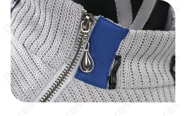 コート前開き部のファスナー周辺ディテール画像