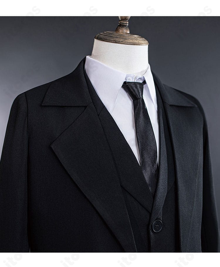 シャツ襟元とネクタイ・包帯のディテール（太宰治 黒の時代仕様）