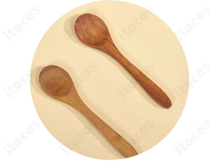 第五人格 ボンボン コスプレ衣装の湯勺風小物を用いたポージング例。原作イメージに合わせた持ち方。