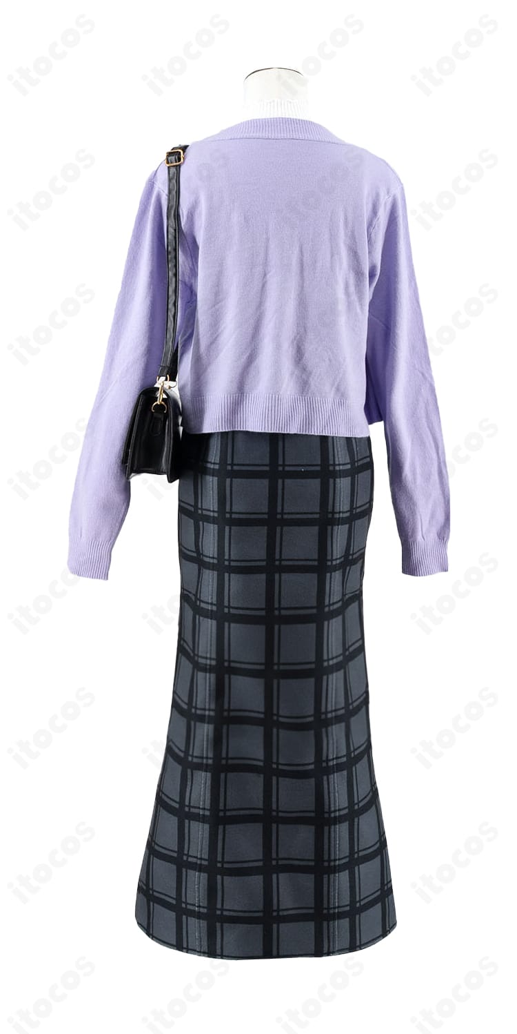 プロセカ 朝比奈まふゆ コスプレ衣装 背面スタイル。コートのシルエットや後中心のライン、レイヤードのバランスを確認できる画像。