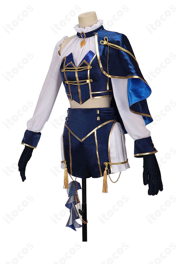 にじさんじ 先斗寧 共通衣装 コスプレの側面シルエット。ショートパンツとマントのバランス、脚周りのラインが見える画像