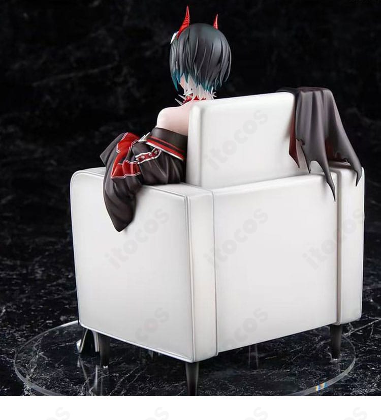 アズールレーン ウルリッヒ・フォン・フッテン 通常衣装の背面デザイン。コートの後ろ姿と裾ライン、世界観に沿った配色を忠実再現。