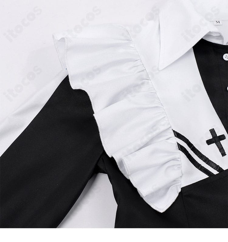 幽鬼 メイド服コスプレの肩周りディテール。中世風の雰囲気を演出するデザイン要素をクローズアップ。