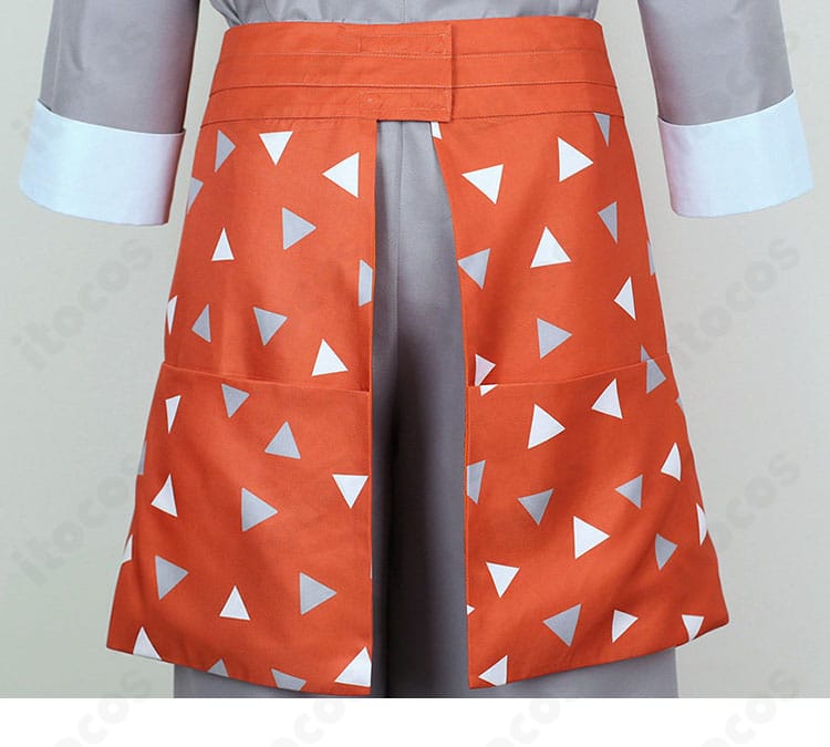 グリ衣装のエプロン背面装飾アップ。後ろ姿まで丁寧に再現したステッチワーク。