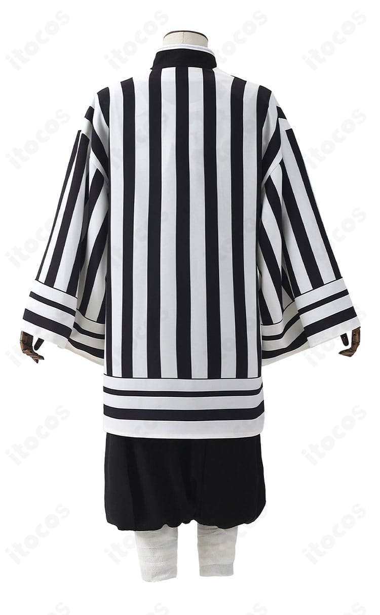 鬼滅の刃 伊黒小芭内 コスプレ 背面全体。羽織と隊服の後ろ姿デザインを確認