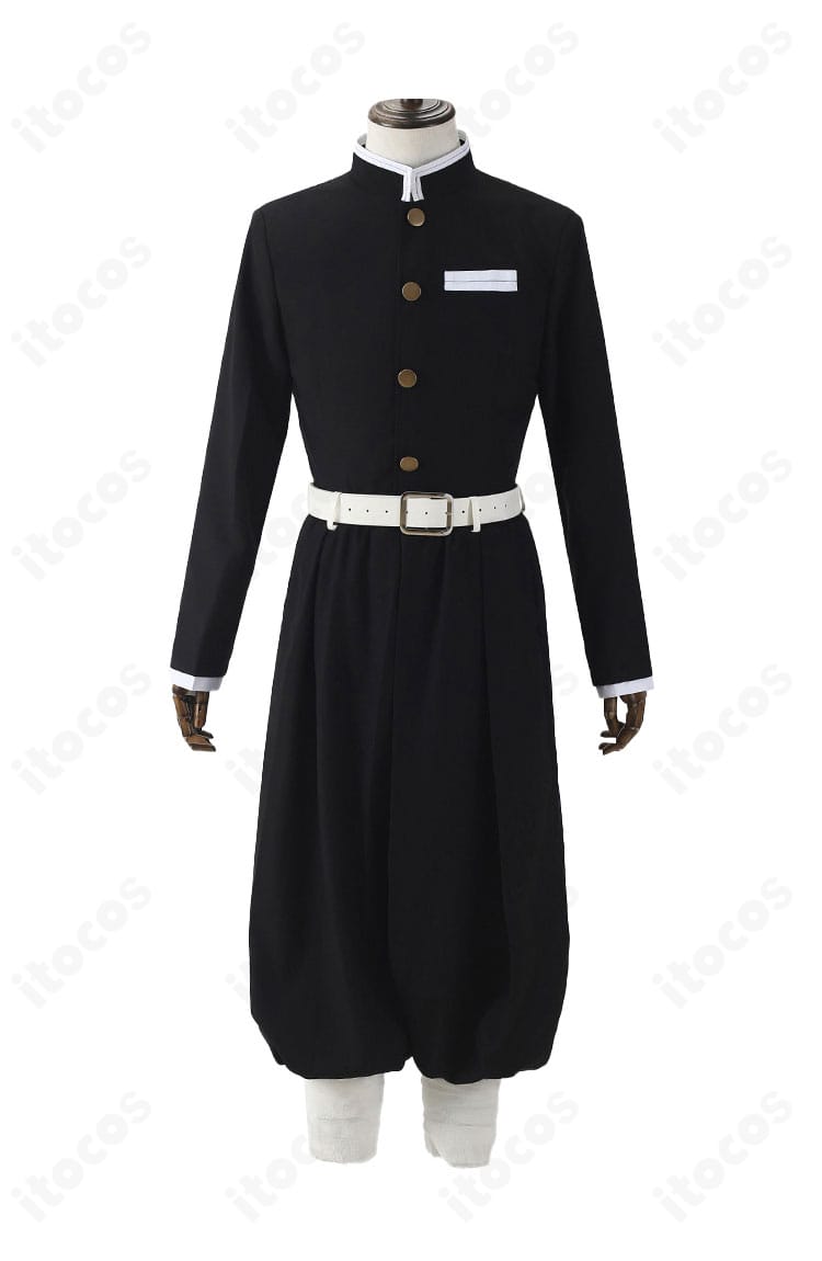 伊黒小芭内 コスプレ 正面装飾アップ。刺繍や前立ての作りで高い再現度を表現