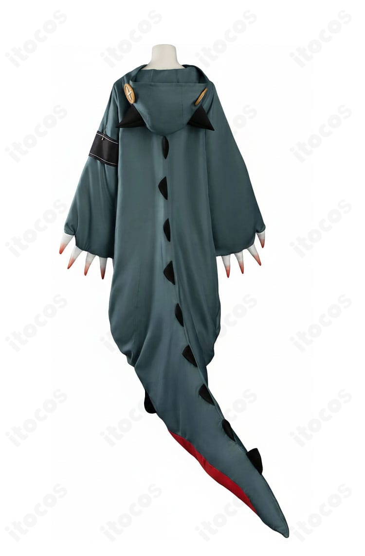 ガチアクタ ギータ コスプレ衣装の背面。尻尾の取り付け位置や背中のラインを詳細に確認できる