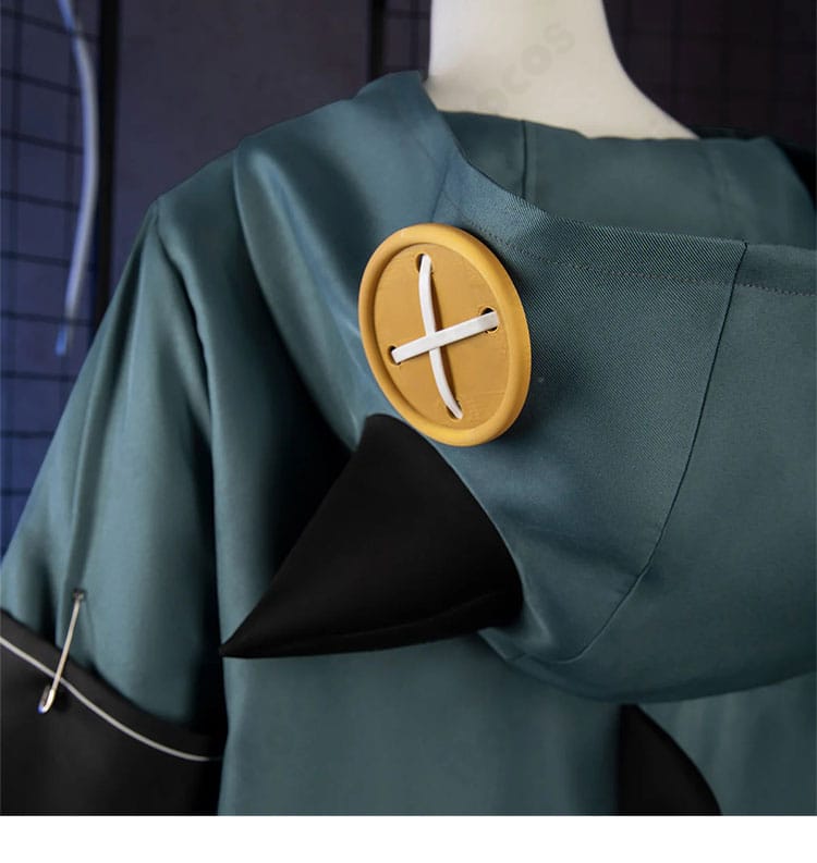 ガチアクタ ギータ コスプレ衣装の角付きフード装飾アップ。世界観再現のポイント