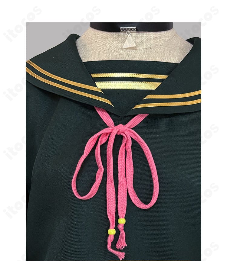 デッドアカウント 漆栖川希詠 コスプレ衣装の領口装飾アップ。写真撮影で映えるリボンとチョーカーの質感が分かる。