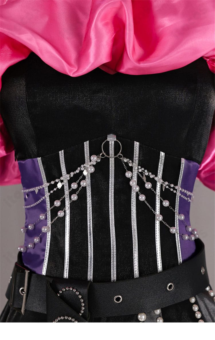 ホロライブ 綺々羅々ヴィヴィ ステージ衣装2025 ウエスト装飾。ベルトと装飾パーツの位置関係とデザイン。