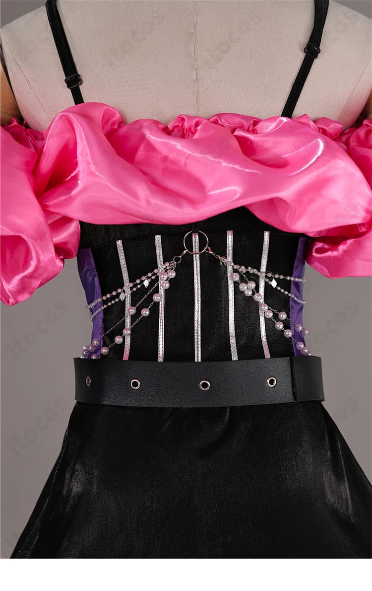 ホロライブ 綺々羅々ヴィヴィ ステージ衣装2025 背面装飾ディテール。リボンやパーツの配置を拡大で表示。