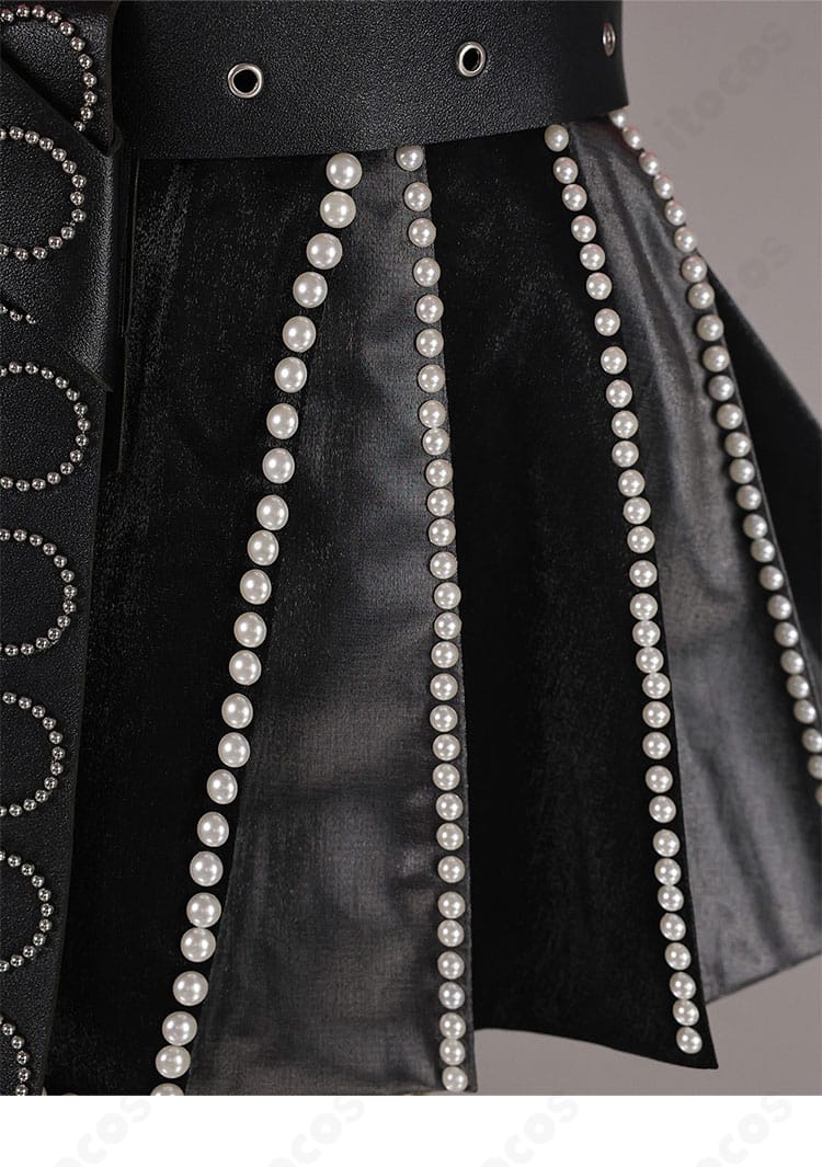 ホロライブ 綺々羅々ヴィヴィ ステージ衣装2025 スカート装飾。動きに合わせて揺れる裾まわりの表情。