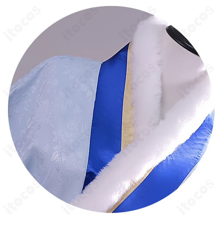 薬屋のひとりごと 猫猫 冬服コスプレ衣装の襟元ディテール。上品で落ち着いた装飾と縫製の整いを近距離で確認可能。