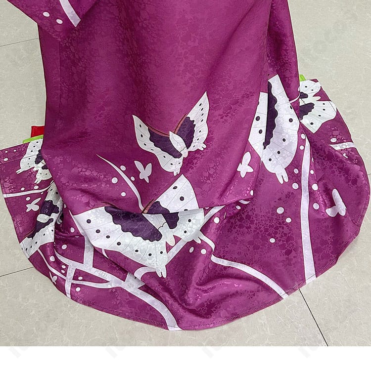 黒執事 藍猫 花魁風コスプレの裾ディテール。動きに合わせて広がる和装ドレープで撮影映えする仕上がり