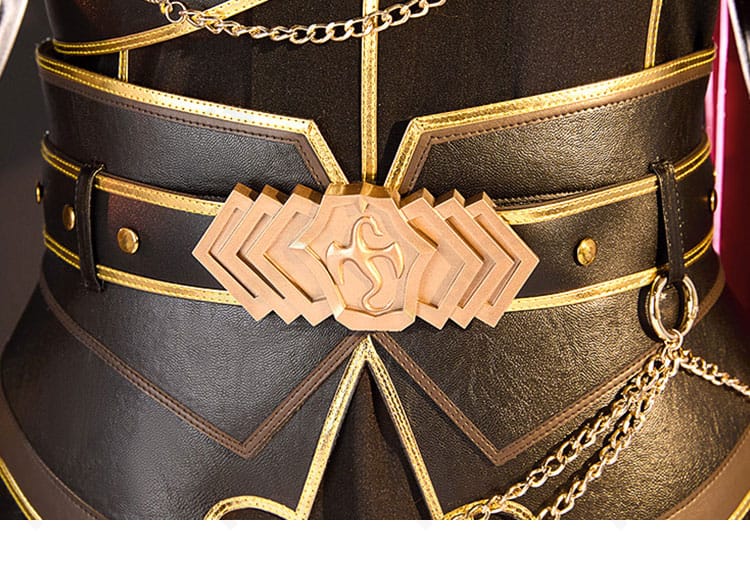 ウエストのコルセットベルト周り。シルエットを整える締め具と飾りの配置、ステッチワークの詳細。