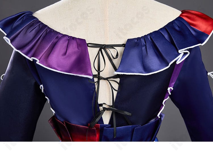 暁山瑞希コスプレ 背面装飾ディテール。バックデザインとウエストまわりのまとめ方。