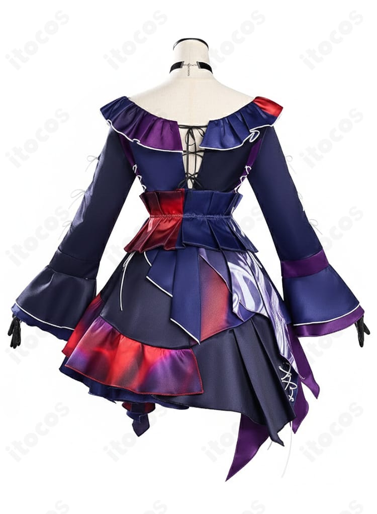 暁山瑞希 Knitting Colors コスプレの背面。背中のシルエットと装飾配置が確認できるカット。