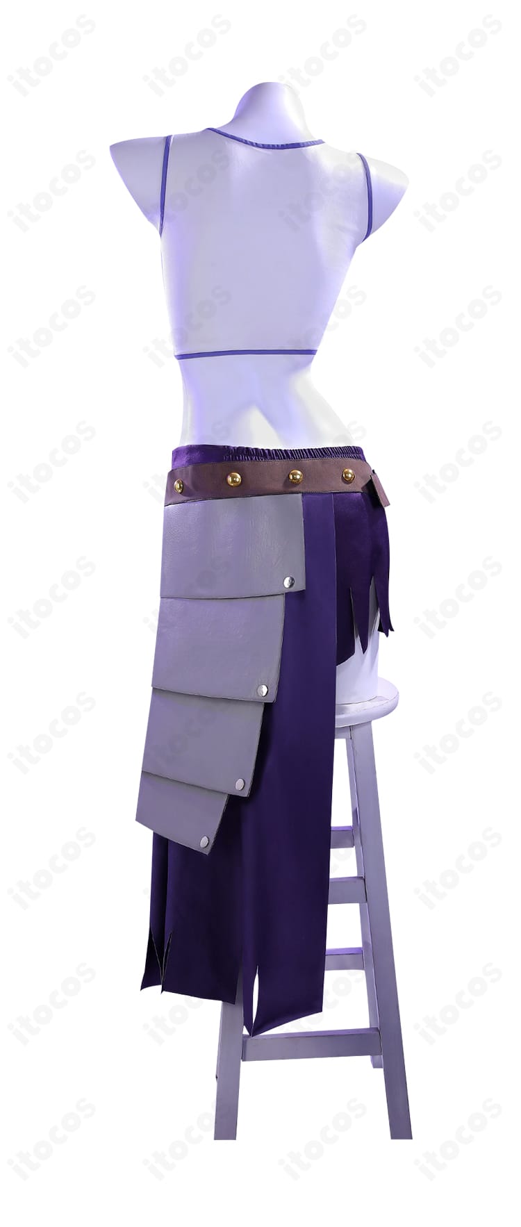 ONE PIECE ニコ・ロビン エルバフ編コスプレ衣装の背面。ストールと腰布の重なりが美しい後ろ姿を再現