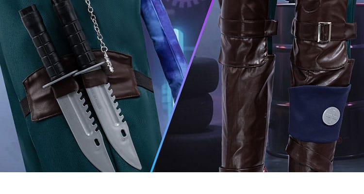 レッグカバー、太もも飾り、足首飾りのディテール。脚部のフィット感と装飾の配置が分かる。